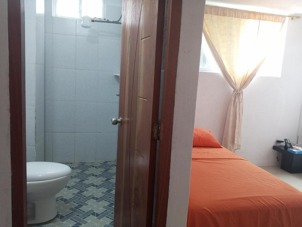 Ferienwohnung Pelican Tours Puerto Baquerizo Moreno Exterior foto